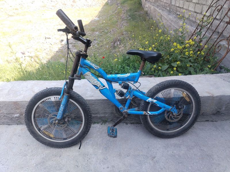 Velaseped eski va yaxshi Velaseped eski va yaxshi