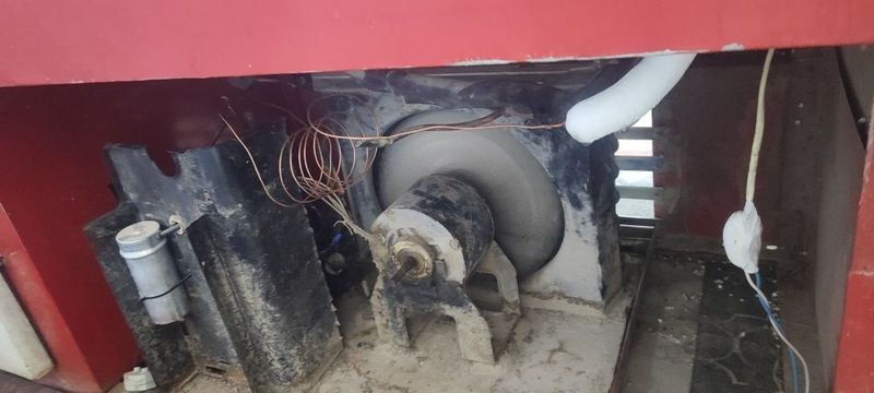 Xolodelnik ishlaydi Xolodelnik ishlaydi