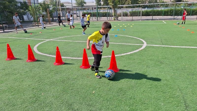 Футбольный клуб "STARKIDS" набирает детей на занятия детей на фу Футбольный клуб "STARKIDS" набирает детей на занятия детей на фу