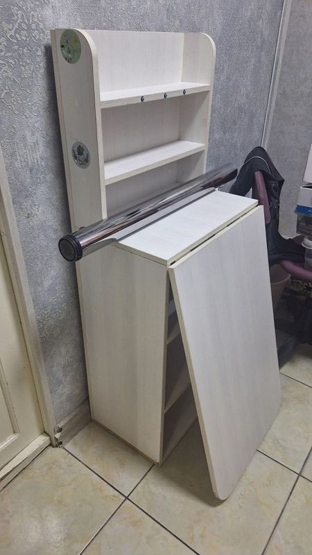 Продается манекурный стол