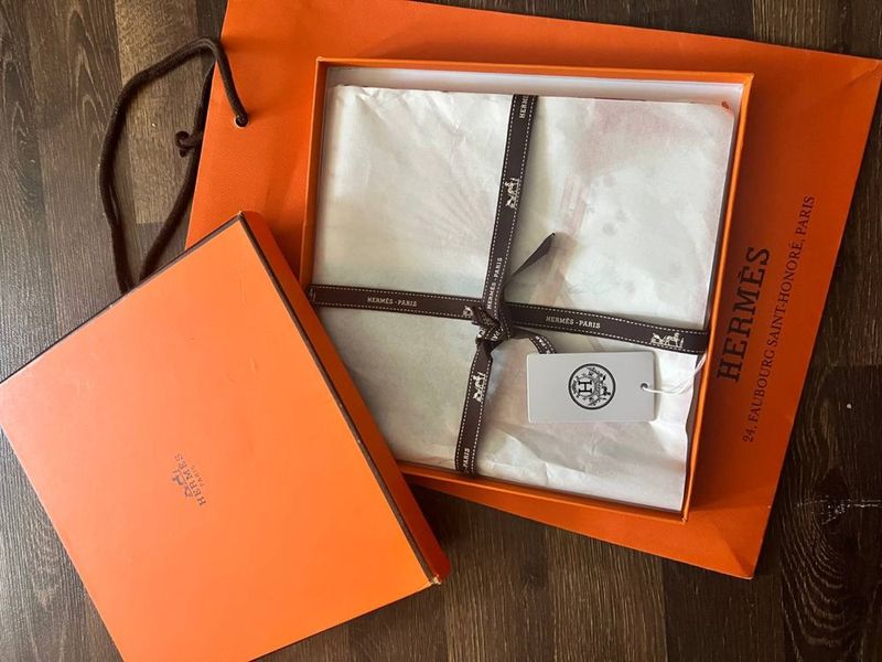 Шелковый платок Hermes Шелковый платок Hermes