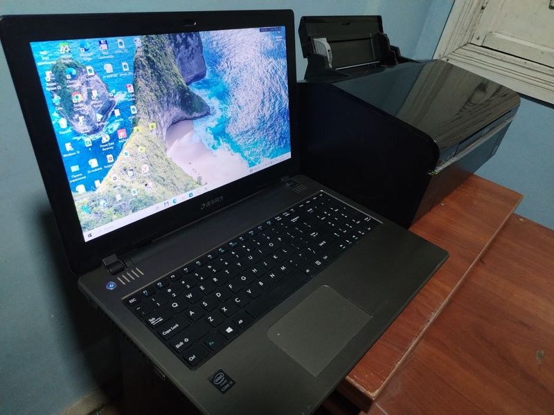 Ноутбук core i3 + Epson L805 цветной принтер+ компютерний стол сотилад Ноутбук core i3 + Epson L805 цветной принтер+ компютерний стол сотилад