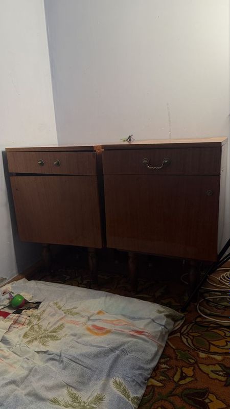 Спальный тумбочки 2 штуки Спальный тумбочки 2 штуки