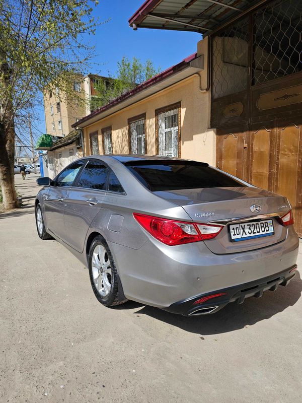 Hyundai Sonata YF 2010