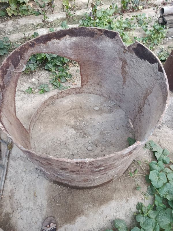 O'choq sotiladi! Tabiiy yaxlit trubadan qilingan. O'choq sotiladi! Tabiiy yaxlit trubadan qilingan.