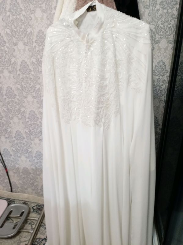 Abaya oqko'ylak54tori keladiperchatkasikaronasibor Abaya oqko'ylak54tori keladiperchatkasikaronasibor