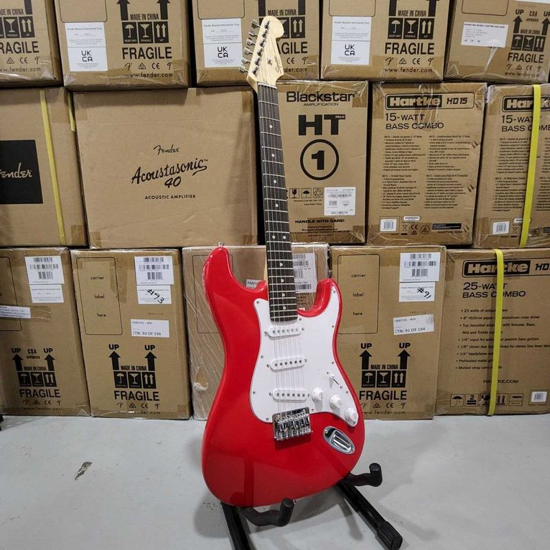 Fender gitara ishlatilmagan, kelishamiz Fender gitara ishlatilmagan, kelishamiz