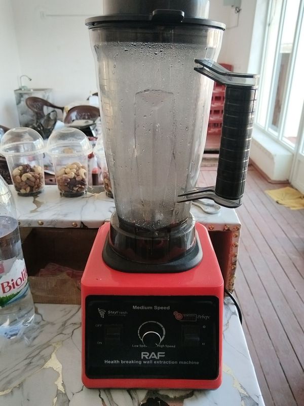 Blenderi sotiladi RAF srochna ishlashi zor Blenderi sotiladi RAF srochna ishlashi zor
