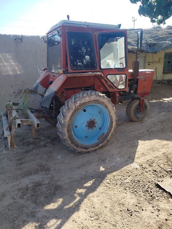 Traktor 80 x sotiladi