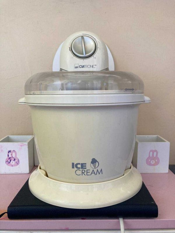 Мороженица Clatronic ICM 3225 для домашнего мороженого Мороженица Clatronic ICM 3225 для домашнего мороженого