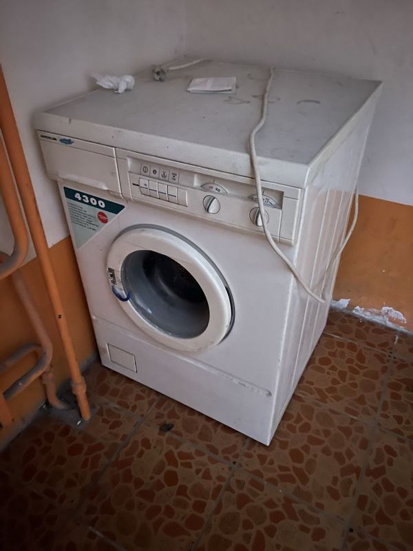 Продаю стиральную машину