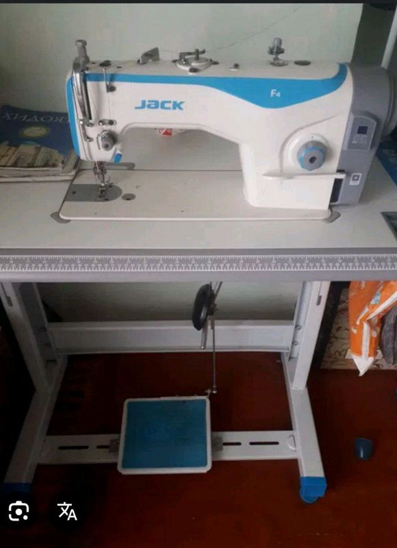 Jaks E4.  JaskF4