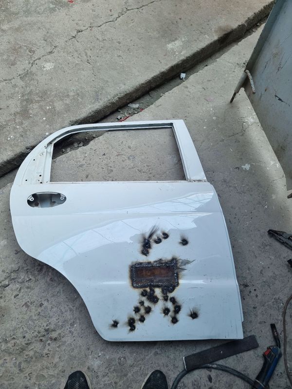 Matiz orqa eshik ong Matiz orqa eshik ong
