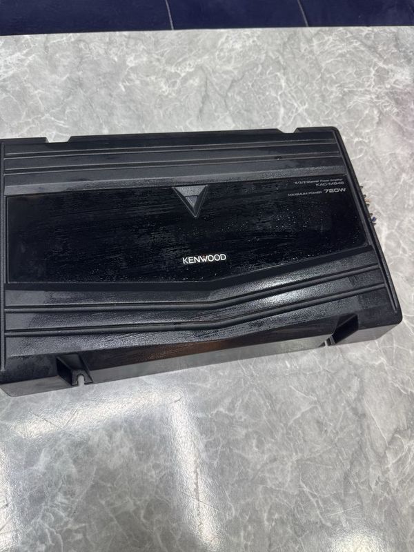 Usinitel kenwood 750w holati yangidek 2 oy ishlatilgan Usinitel kenwood 750w holati yangidek 2 oy ishlatilgan