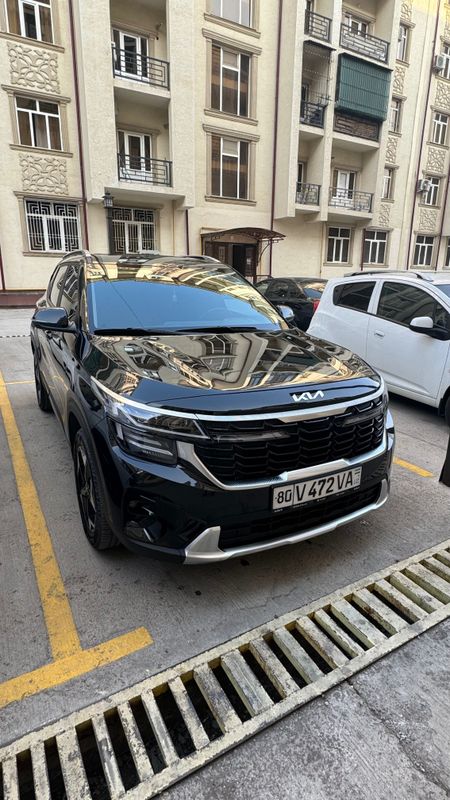 KIA Seltos 2023 qora