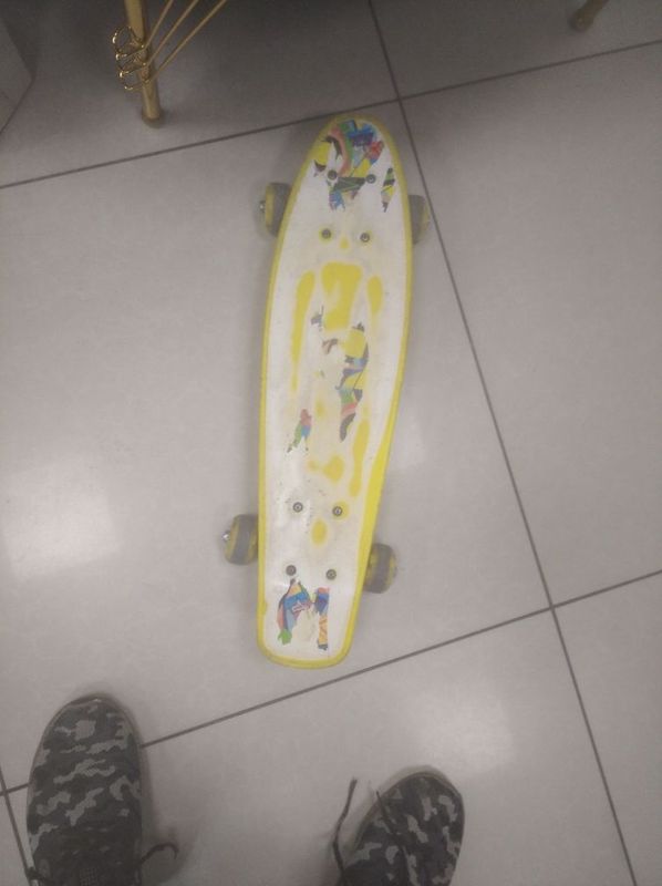 Skateboard sotiladi ,