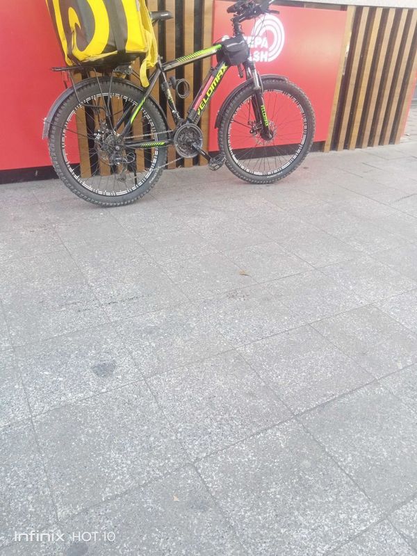Skoʻristli velosiped yaxshi holatda 24 razmer Skoʻristli velosiped yaxshi holatda 24 razmer