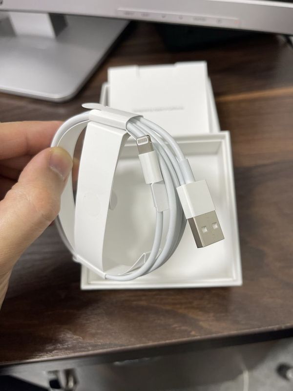 Кабель Apple Lightning to USB (original) Кабель Apple Lightning to USB (original)