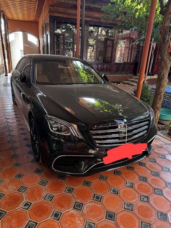 Mercedes Benz W222 S500