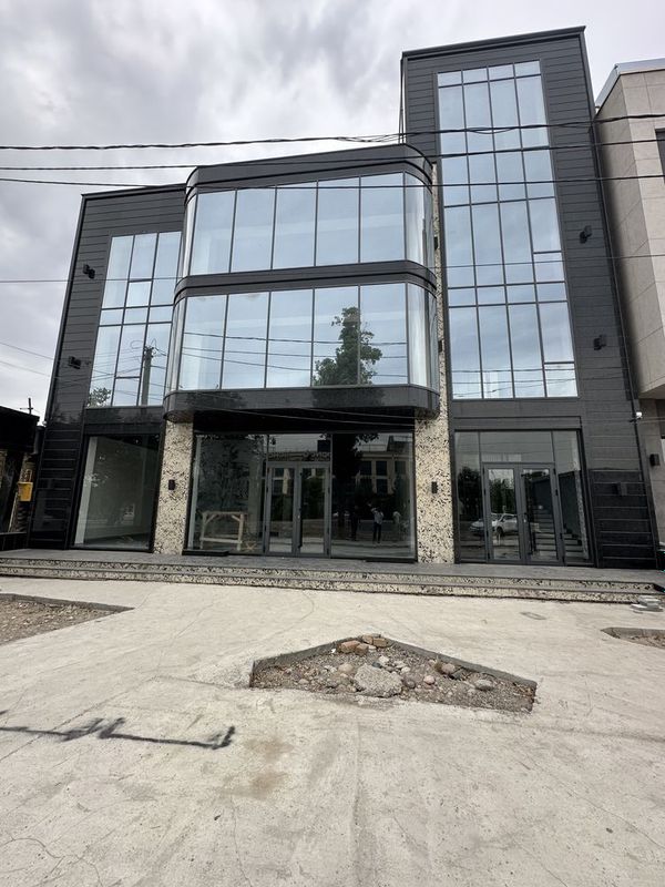 ПРОДАЁТСЯ ЗДАНИЯ 1706м2 первая линия ул Генерал Узакова ПРОДАЁТСЯ ЗДАНИЯ 1706м2 первая линия ул Генерал Узакова