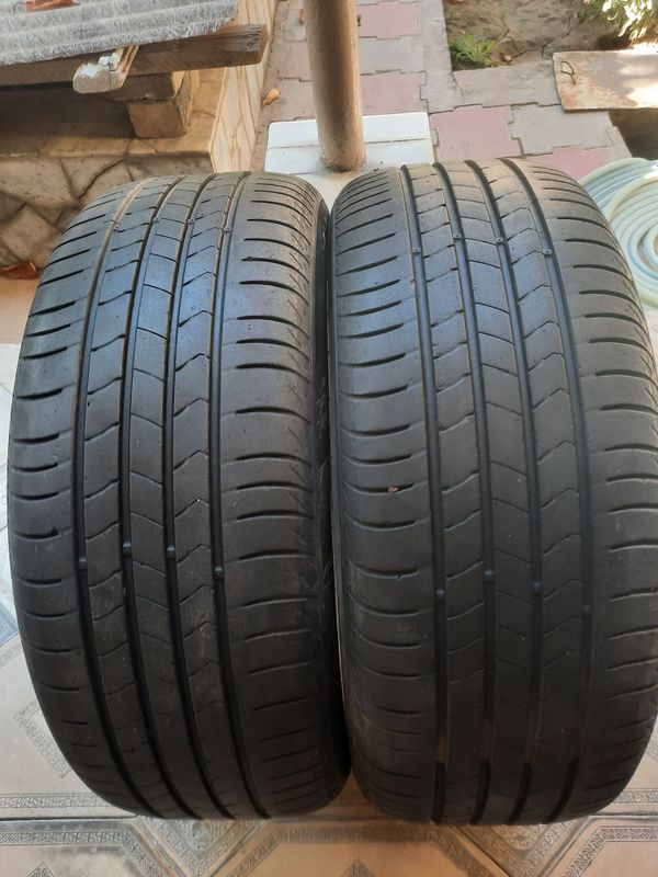 215/55R17.Kumho ecsta.2 дона.