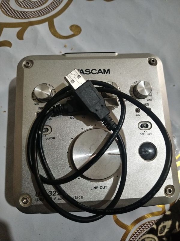 Звукокоя карта Tascam