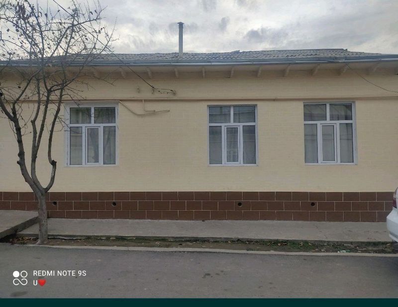 uy sotiladi srochna Yunusobod 17 balnitsan yonida uy sotiladi srochna Yunusobod 17 balnitsan yonida