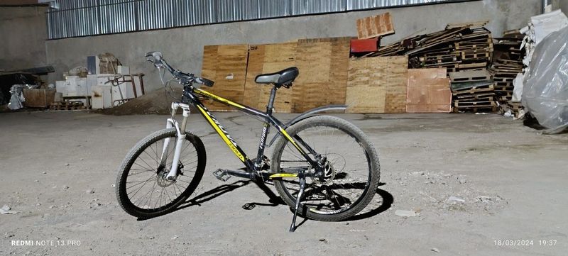 Velosiped sotiladi Velosiped sotiladi