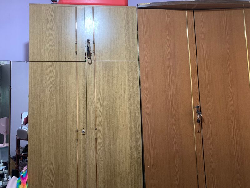 Россиски шкаф хаммаси 2 ,5 млн кулфланади эшиклари