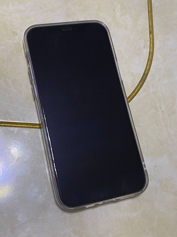 iPhone 12 с гарантией