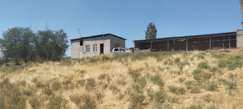 Ҳовли сотилади Ҳовли сотилади