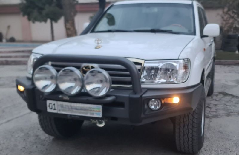 Toyota land cruiser 105