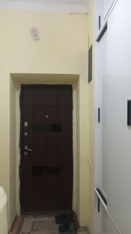 2 xonali 1 etajda joylashgan barcha qulayliklarga ega kvartira sotilad
