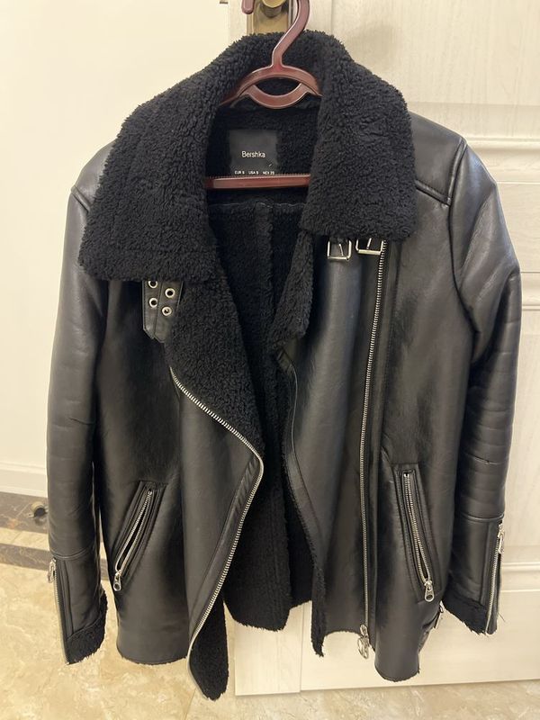 Куртка кожанная фирмы Bershka Куртка кожанная фирмы Bershka