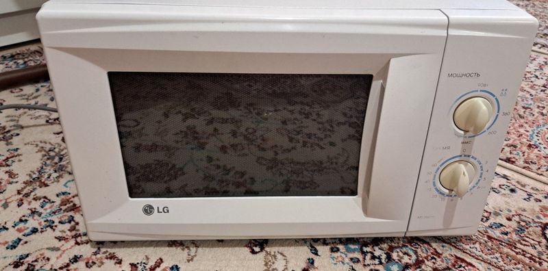 Продам LG микроволновку Продам LG микроволновку