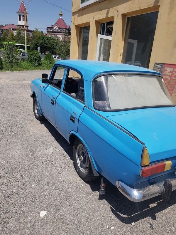 Moskivich sotiladi Moskivich sotiladi