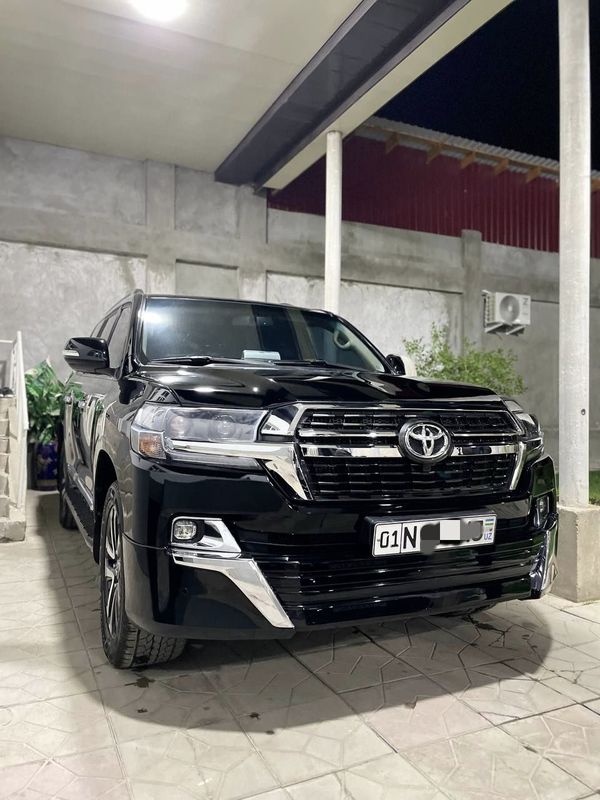 Srochoo sotiladi Toyota land cruiser 200 Srochoo sotiladi Toyota land cruiser 200