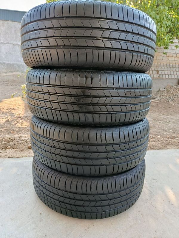 Kumho Escta 215_55_R17 Kumho Escta 215_55_R17