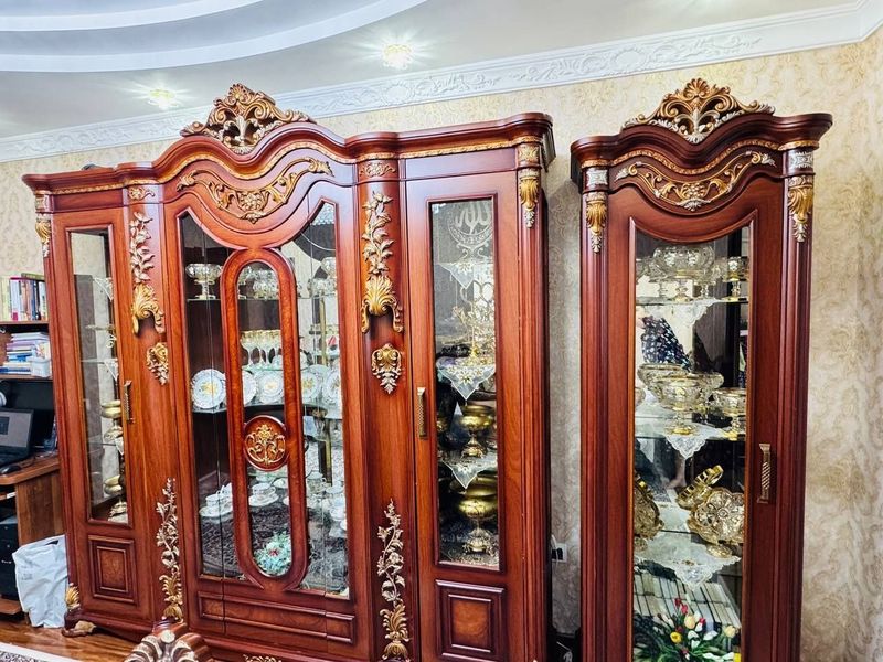 Продаётся стенка+пенал