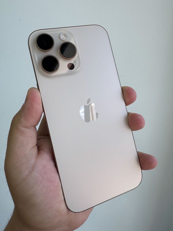iPhone 16 Pro Max iPhone 16 Pro Max