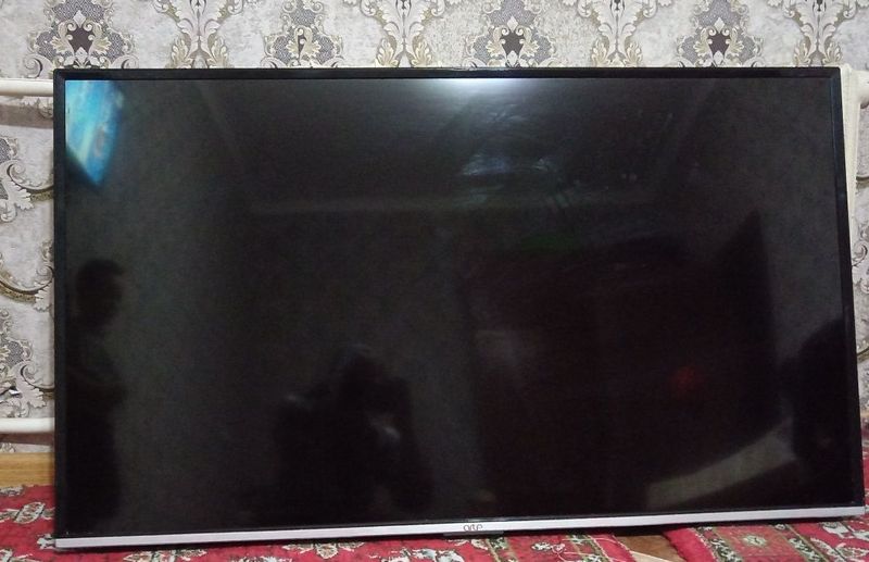 Televizor 55 artel zur holatda Televizor 55 artel zur holatda