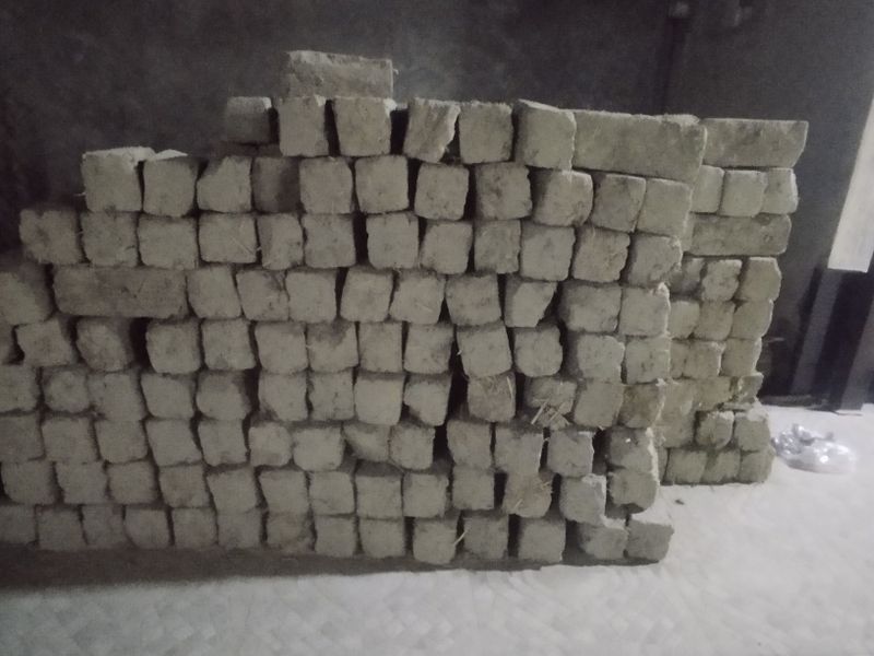 Loy blok srochno sotiladi
