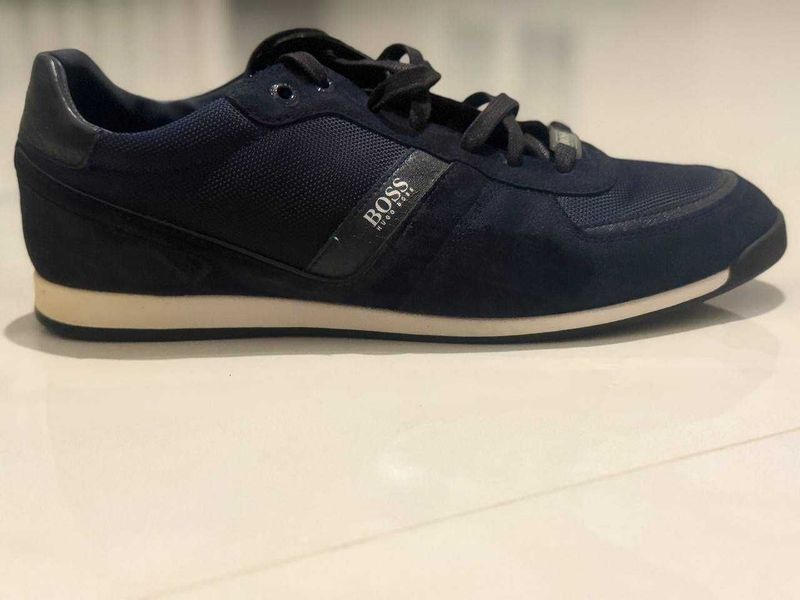 Продаются мужские кроссовки. BOSS. LACOSTE. Продаются мужские кроссовки. BOSS. LACOSTE.