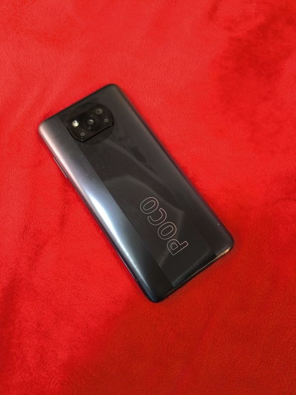 Продам Pocco X3 PRO