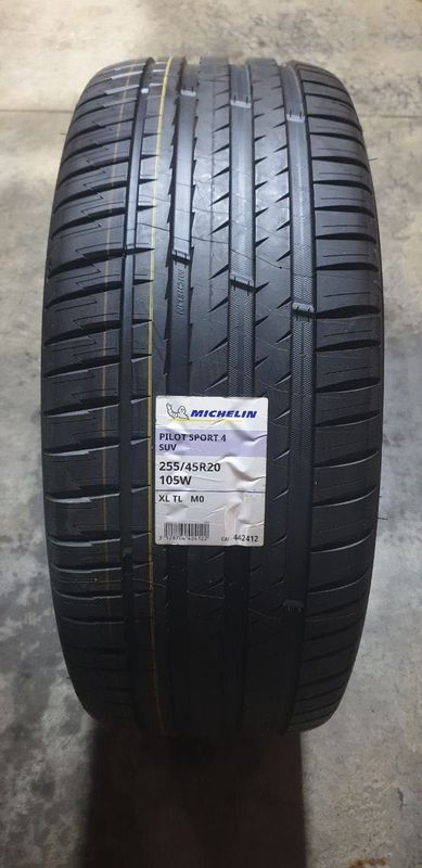 Michelin Pilot Sport 4 255/45R20 Michelin Pilot Sport 4 255/45R20