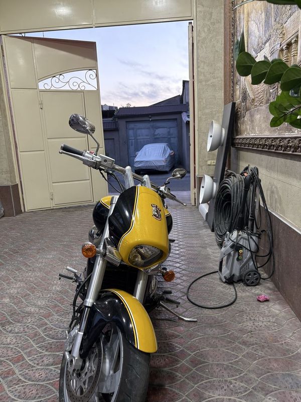Suzuki boulevard m109r Suzuki boulevard m109r