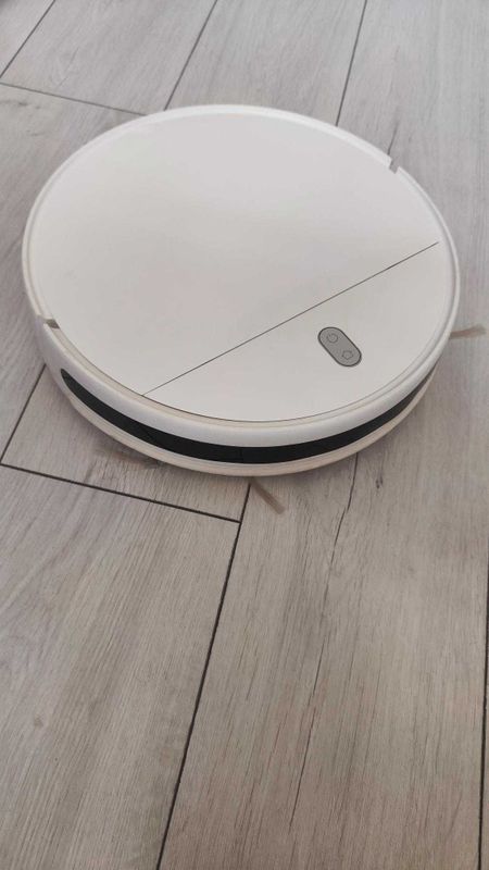 Робот-пылесос Mi Robot Vacuum-Mop Essential с функцией мытья пола Робот-пылесос Mi Robot Vacuum-Mop Essential с функцией мытья пола