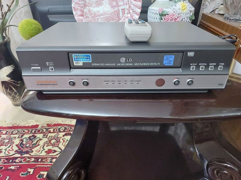 Видемагнитофон LG модель L 214