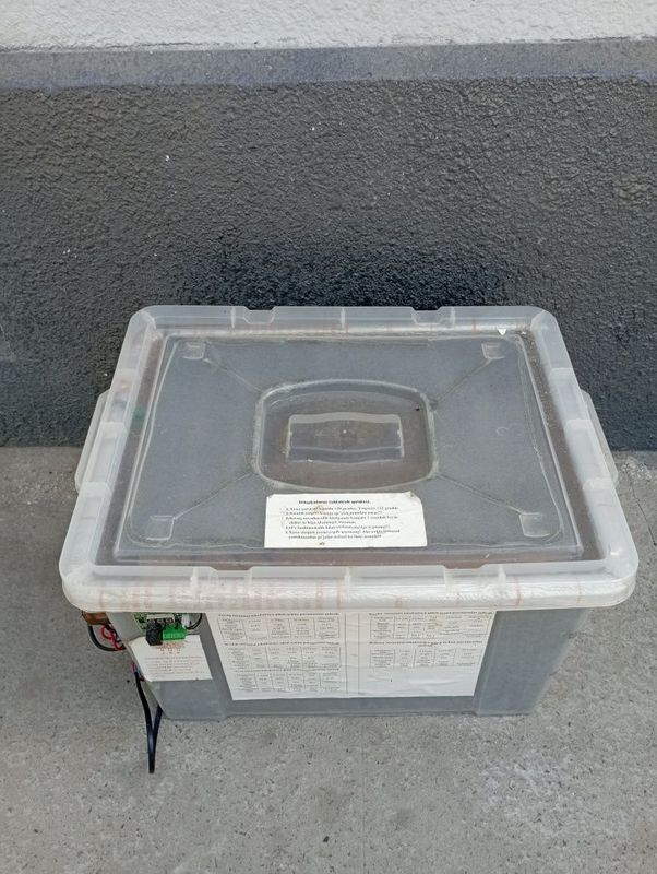 Inkubator sotiladi Inkubator sotiladi