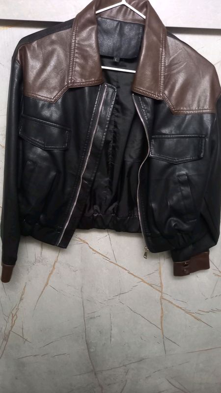 Ayollar kiyimi Ayollar kiyimi